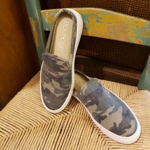 Boutique by Corkys Abbott, Slide-On Sneakers, Green Camo - Size 8